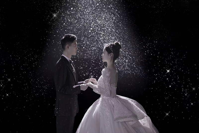 微信头像AI手绘婚纱照婚纱照转手绘动漫版1分钟学会（收藏版）(图1)